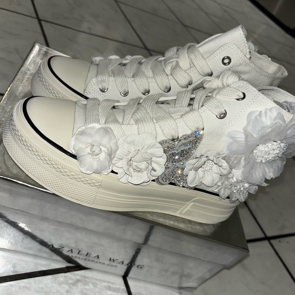 White High Top Azalea Wang Sneakers… Brand new never worn - Picture 2 of 4
